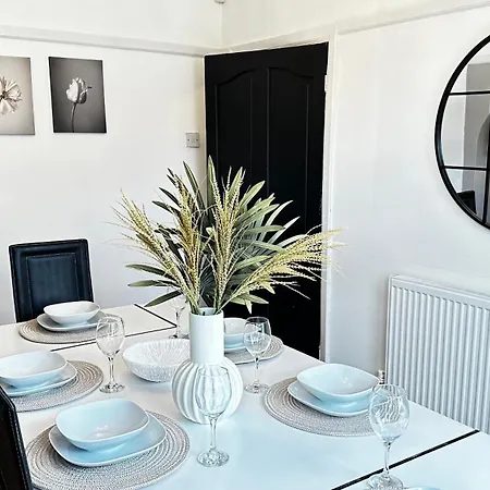 Dom wakacyjny Cosy 3 Bed Near Nec & Bhx *