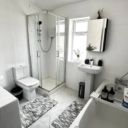 Cosy 3 Bed Near Nec & Bhx Birmingham